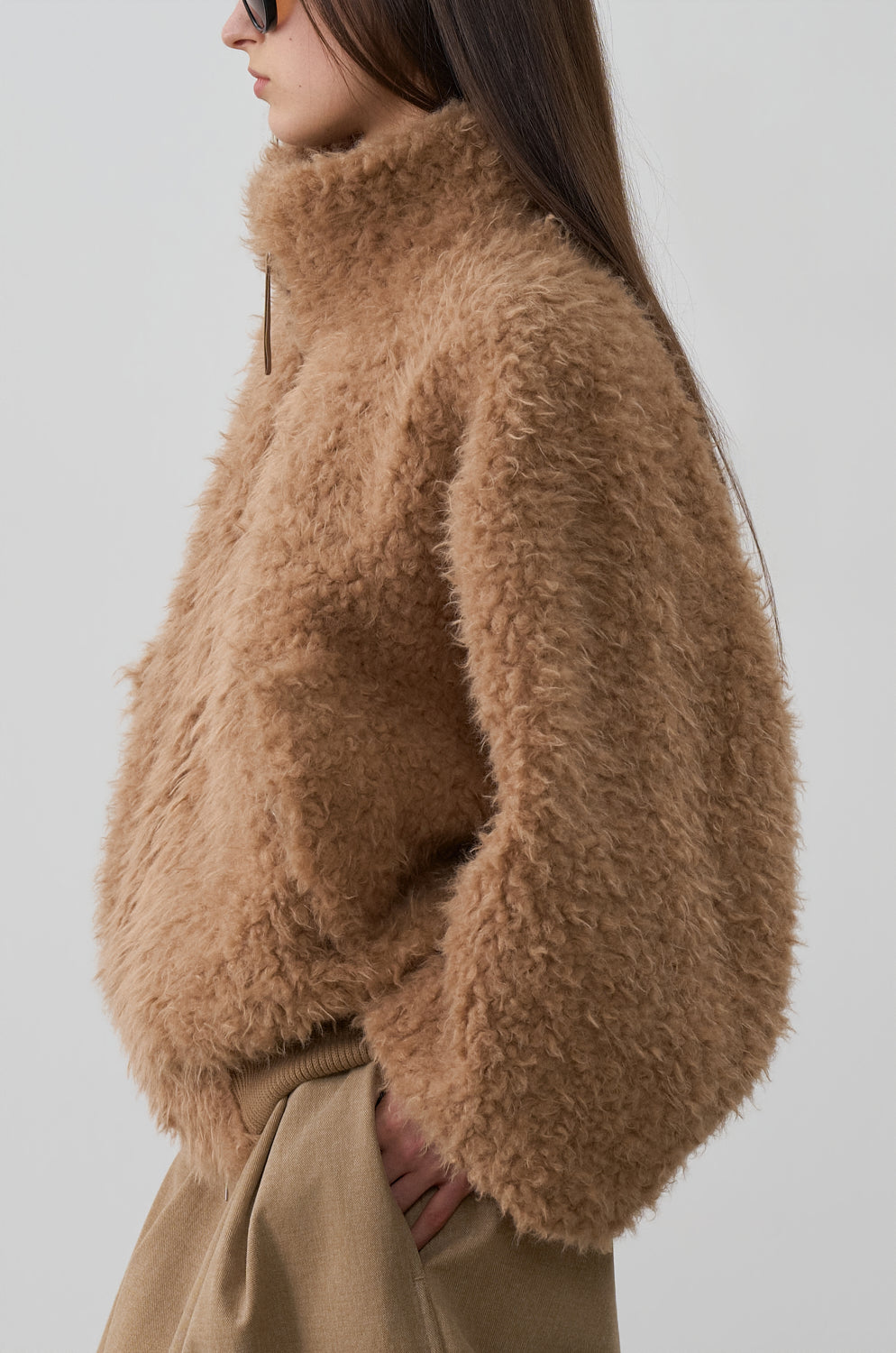 FLUFFY VOLUMED JUMPER